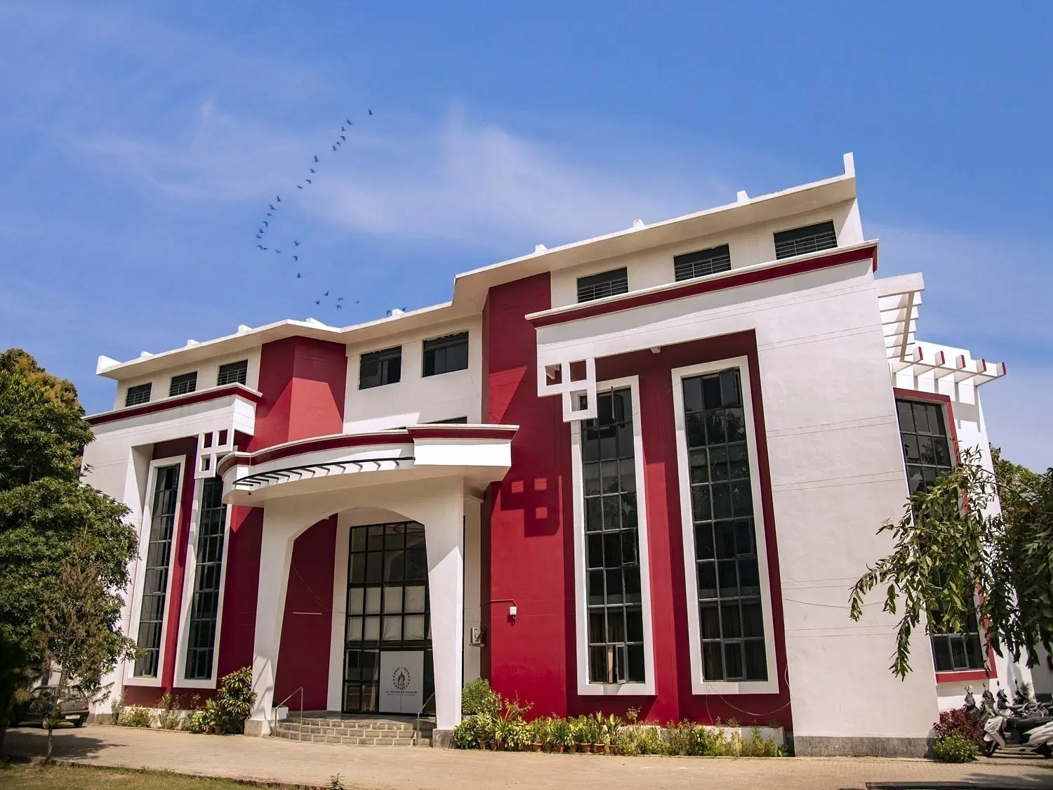 Lal Bahadur Shastri Institute of Management and Development Studies (LBSIMDS) Lucknow
